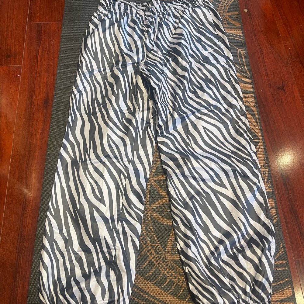 Nike Black and White Striped pants s